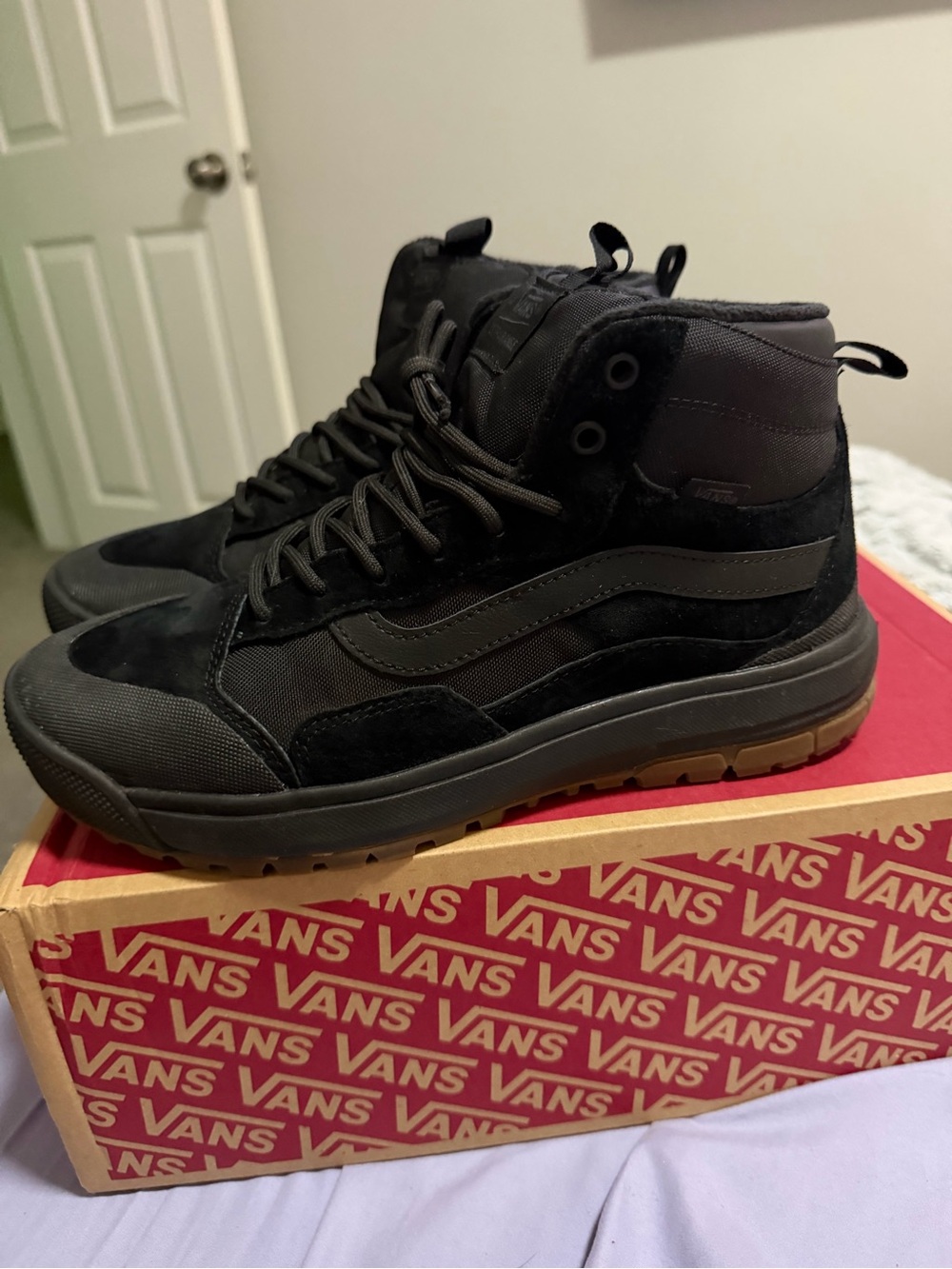 Vans Men’s Black High-Top Rugged Sneakers with Gum Outsole